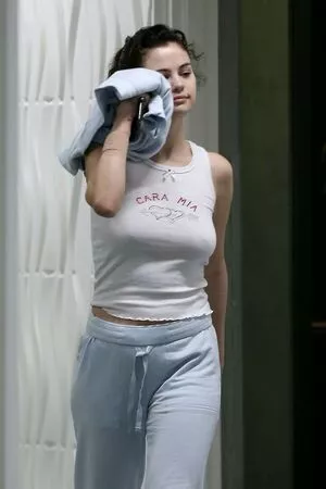 Selena Gomez OnlyFans Leaked Free Thumbnail Picture - #tnDXmfSnr2