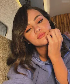 Selena Gomez OnlyFans Leaked Free Thumbnail Picture - #yKa5TBhMDa