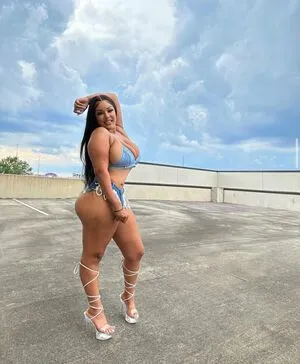 Selenaleche OnlyFans Leaked Free Thumbnail Picture - #4bGQcGoudg
