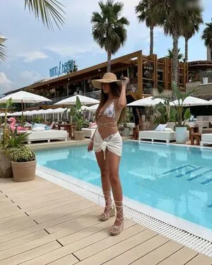 Selinaa OnlyFans Leaked Free Thumbnail Picture - #DnrMSi43mo
