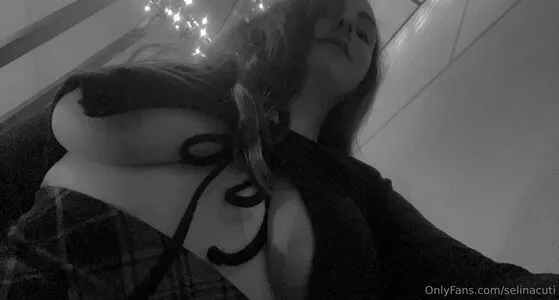 Selinacuti OnlyFans Leaked Free Thumbnail Picture - #irC57KUKFm