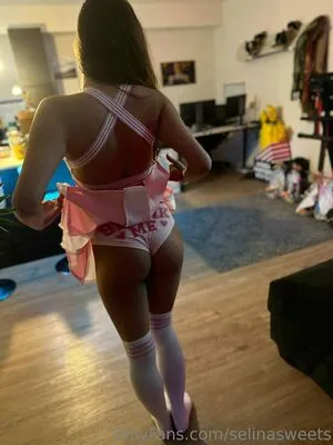 Selinasweets OnlyFans Leaked Free Thumbnail Picture - #eEwLCJyOjE