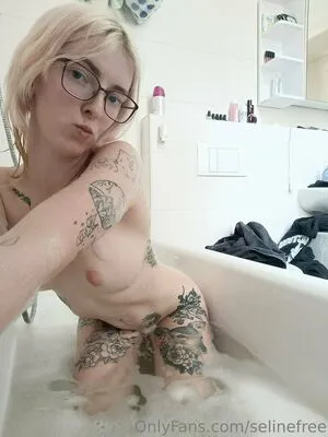 Selinefree OnlyFans Leaked Free Thumbnail Picture - #b3VHwipjIu