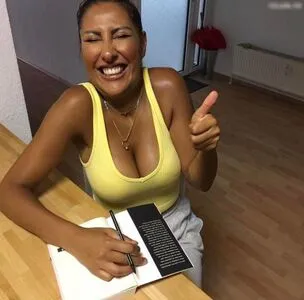 Senna Gammour OnlyFans Leaked Free Thumbnail Picture - #0draAVH9Ux