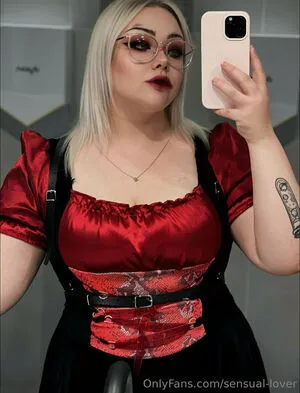 Sensual Lover OnlyFans Leaked Free Thumbnail Picture - #DipQFKBoxS