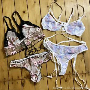 Sensualvibesss OnlyFans Leaked Free Thumbnail Picture - #bxIj3g8ev3