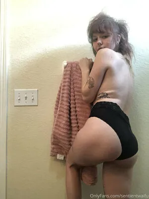 Sentientwaifu OnlyFans Leaked Free Thumbnail Picture - #SGFcIgOw22