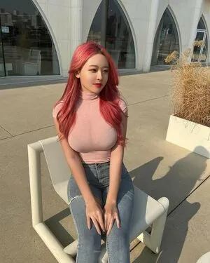 Seon H E OnlyFans Leaked Free Thumbnail Picture - #00EutFTOr2
