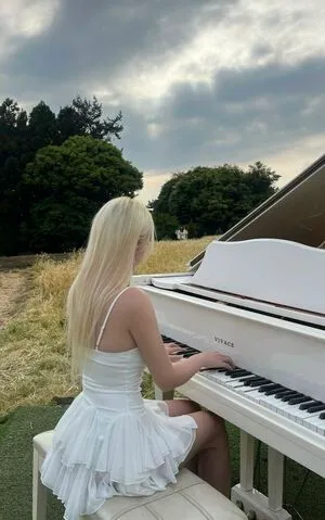 Seon H E OnlyFans Leaked Free Thumbnail Picture - #GTGOph8yIA