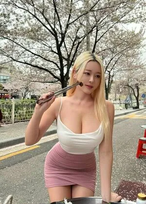 Seon H E OnlyFans Leaked Free Thumbnail Picture - #XVR9K1inl1