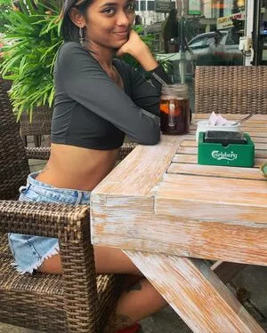 Serah201 OnlyFans Leaked Free Thumbnail Picture - #Sft1AAgvYF