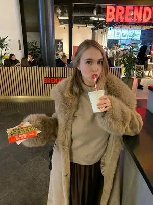 Serena Skybourne OnlyFans Leaked Free Thumbnail Picture - #q43lIpYOPH