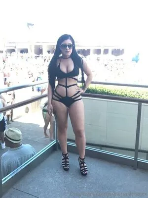 Serenasinsxxx OnlyFans Leaked Free Thumbnail Picture - #4ulz7buccb