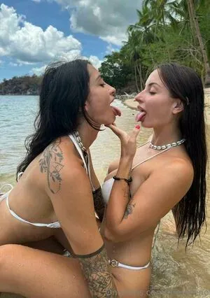Sereno Twins OnlyFans Leaked Free Thumbnail Picture - #Qnvp1piHI4