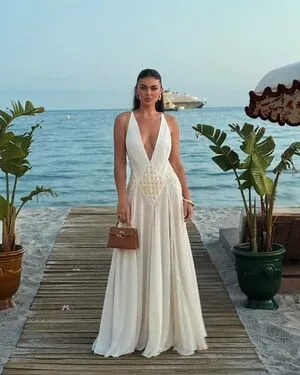 Serinda Swan OnlyFans Leaked Free Thumbnail Picture - #fZcSQC5O8Q