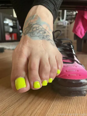 Servingfet OnlyFans Leaked Free Thumbnail Picture - #OjF1hGyBb1
