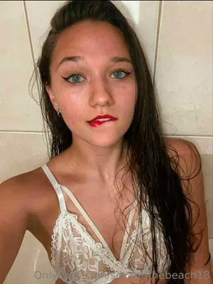Sexandthebeach18 OnlyFans Leaked Free Thumbnail Picture - #GzrrP9c2dr