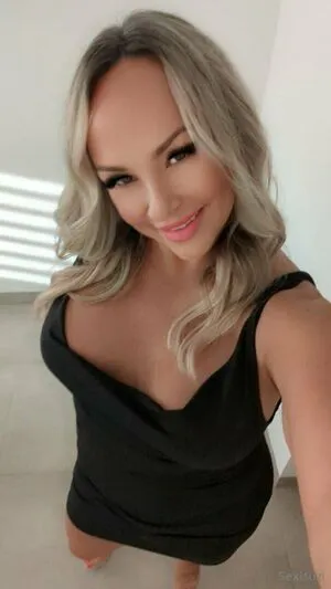 Sexisuzi OnlyFans Leaked Free Thumbnail Picture - #9dLPloWiEK