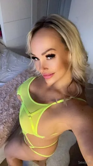 Sexisuzi OnlyFans Leaked Free Thumbnail Picture - #HH1WCAAdux