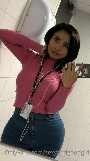 Sexyandgoodgirl OnlyFans Leaked Free Thumbnail Picture - #F2Y12KioNz