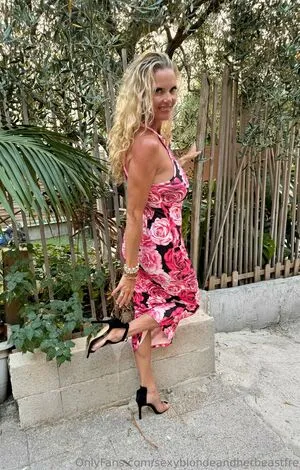 Sexyblondeandherbeastfre OnlyFans Leaked Free Thumbnail Picture - #3XRtzycFcR
