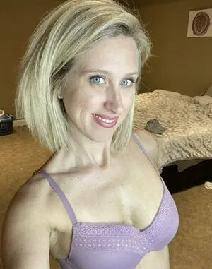 Sexyblondemissouri OnlyFans Leaked Free Thumbnail Picture - #0zw7MQJRYW
