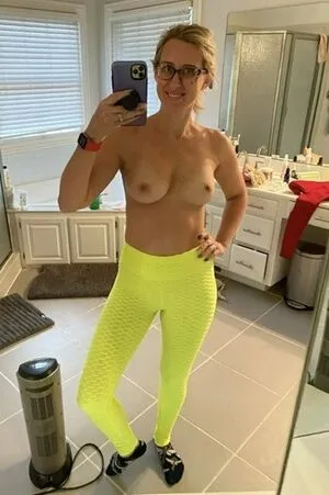 Sexyblondemissouri OnlyFans Leaked Free Thumbnail Picture - #fqEbbv4q82