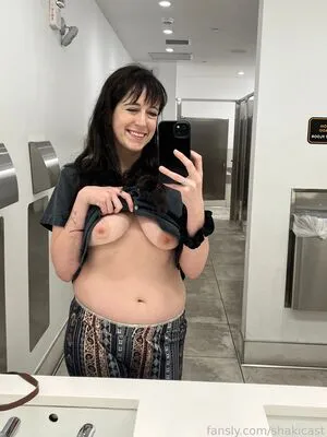 Shakicast OnlyFans Leaked Free Thumbnail Picture - #dDZNX6KHsd
