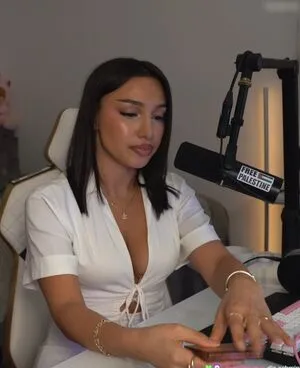Shakiravv OnlyFans Leaked Free Thumbnail Picture - #0XSx9Zxegy