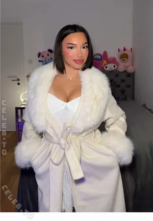 Shakiravv OnlyFans Leaked Free Thumbnail Picture - #OXkcdXPVbY