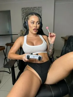 Shanaeradzevicius OnlyFans Leaked Free Thumbnail Picture - #NSFbhh9dC4