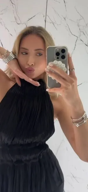 Shania Geiss OnlyFans Leaked Free Thumbnail Picture - #b3vaet18JS