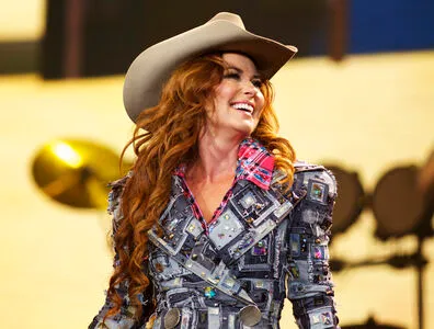 Shania Twain OnlyFans Leaked Free Thumbnail Picture - #39FkNv9Gw4