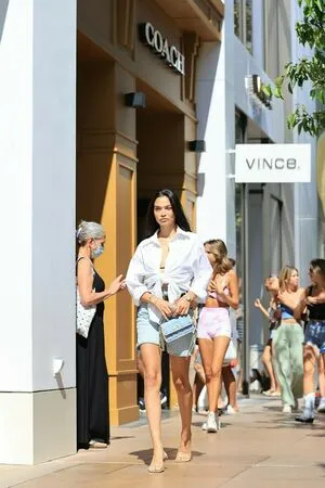 Shanina Shaik OnlyFans Leaked Free Thumbnail Picture - #d0XbCwk6zX