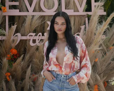 Shanina Shaik OnlyFans Leaked Free Thumbnail Picture - #j65Kvzyi02