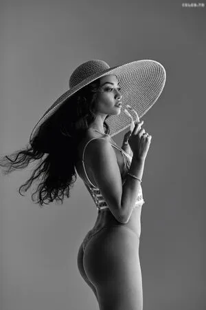 Shanina Shaik OnlyFans Leaked Free Thumbnail Picture - #nnkzBT65fM