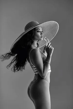 Shanina Shaik OnlyFans Leaked Free Thumbnail Picture - #vUXSxvfD1d