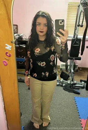Shannabanana123 OnlyFans Leaked Free Thumbnail Picture - #4GZWJpuKEY