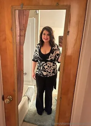Shannabanana123 OnlyFans Leaked Free Thumbnail Picture - #PWOiBaOTGo