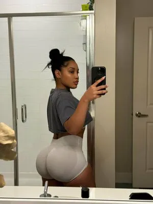 Shara Moss OnlyFans Leaked Free Thumbnail Picture - #nHanuWiJmY