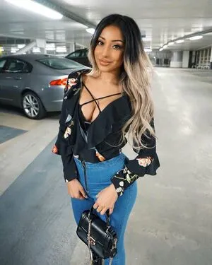 Shaweena OnlyFans Leaked Free Thumbnail Picture - #DLtOTvY8wj