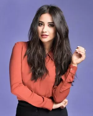 Shay Mitchell OnlyFans Leaked Free Thumbnail Picture - #2AeIh9pIUV