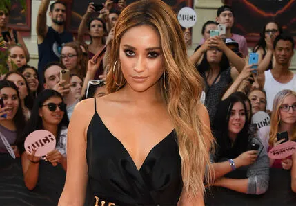 Shay Mitchell OnlyFans Leaked Free Thumbnail Picture - #3SwnTacLck