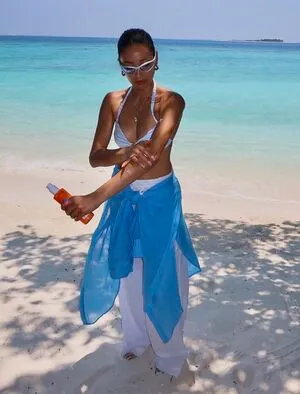 Shay Mitchell OnlyFans Leaked Free Thumbnail Picture - #4NHZ5eZFSo