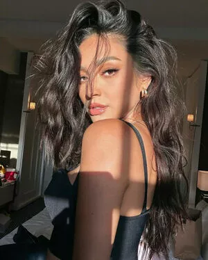 Shay Mitchell OnlyFans Leaked Free Thumbnail Picture - #4y3nPGC5IU