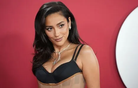 Shay Mitchell OnlyFans Leaked Free Thumbnail Picture - #Bv2Iu5ahvs