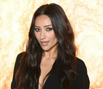 Shay Mitchell OnlyFans Leaked Free Thumbnail Picture - #CCo6wlw1Hw