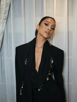 Shay Mitchell OnlyFans Leaked Free Thumbnail Picture - #CmK0RizhEE
