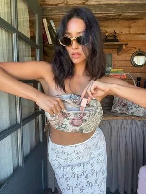 Shay Mitchell OnlyFans Leaked Free Thumbnail Picture - #HqFvBqwdiP