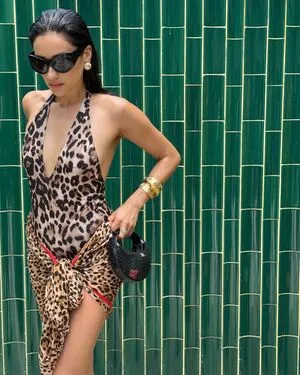 Shay Mitchell OnlyFans Leaked Free Thumbnail Picture - #JxuybNuiD9